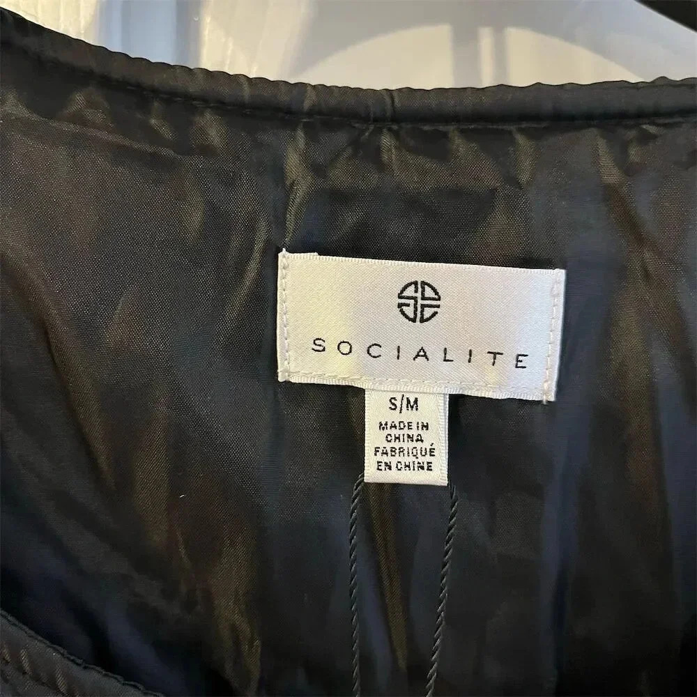 Socialite Women's Black Quilted Puffer Vest S Lightweight Zip Pockets - Picture 3 of 6